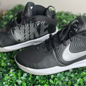 Nike Black and Silver Athletic Shoes